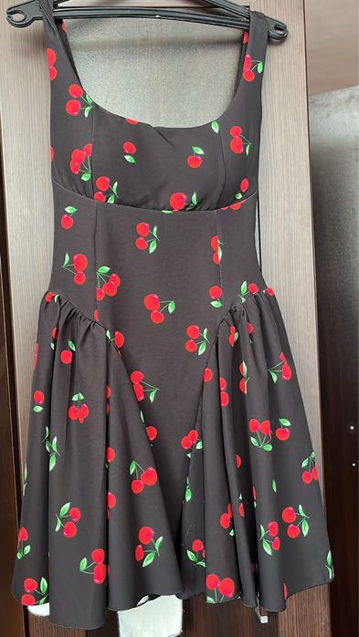 Черна къса рокля