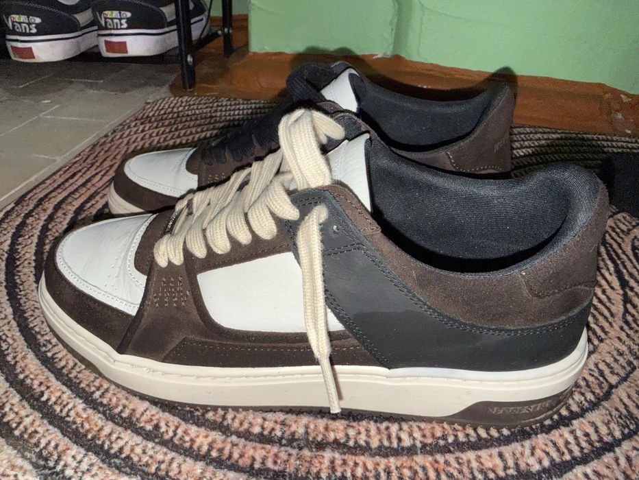 Кроссовки премиум сегмента Британский уличный сегмент