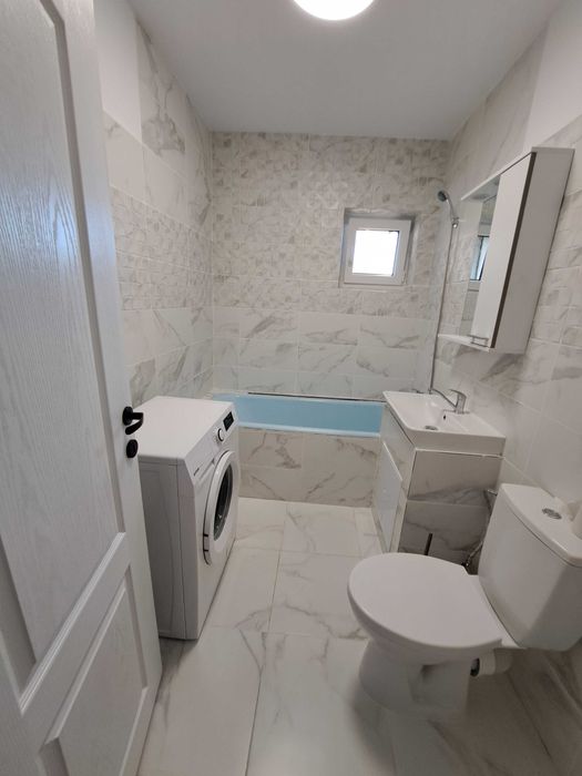 Inchiriez apartament 3 camere , central , zona CAS , 3 minute de McDonalds , str Bilascu Nr 24
