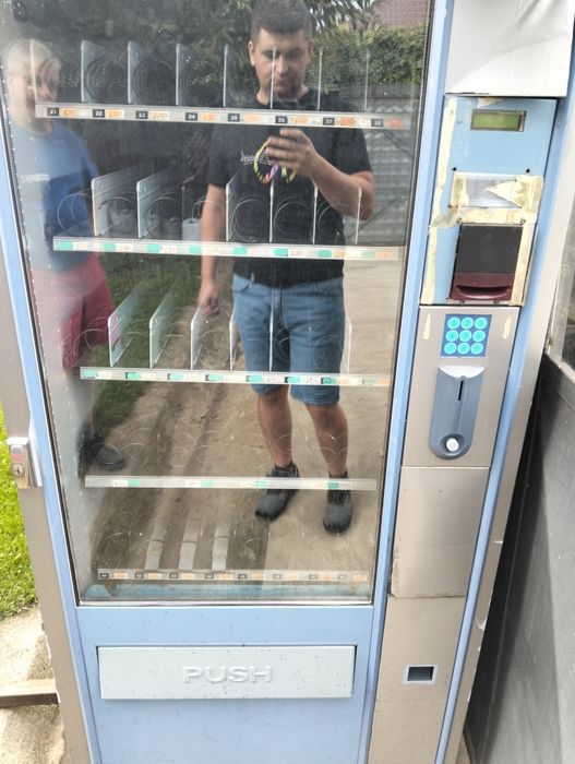 Vand Tonomat snacks-uri si bauturi Bianchi Vending