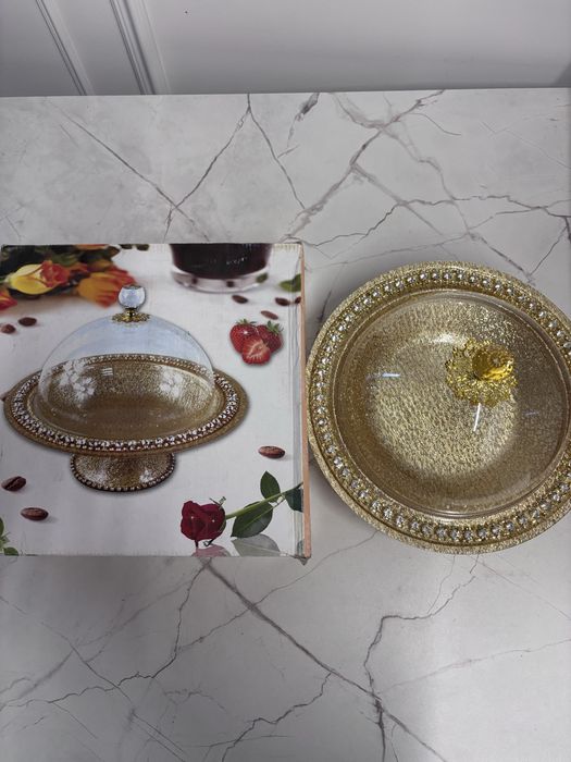 Хлебница на ножке