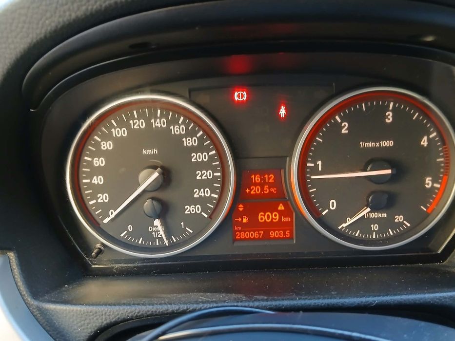 Vând bmw e90 318d