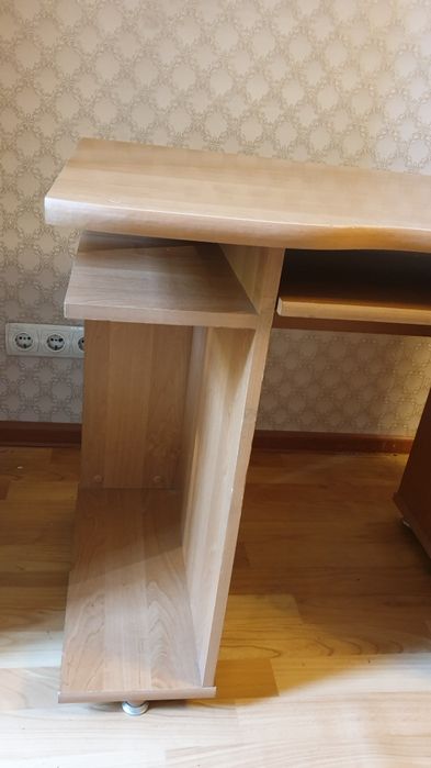 Стол компьютерный