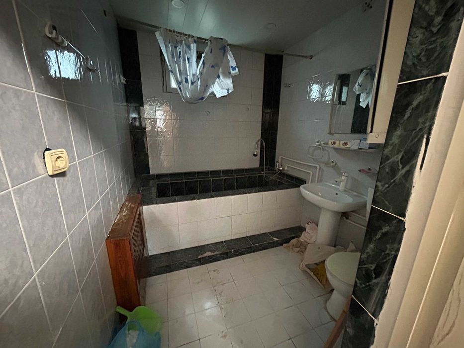 IJARAGA: Maklersiz uy Farg'ona shaxar markazida 3 xona 4 xona qilingan