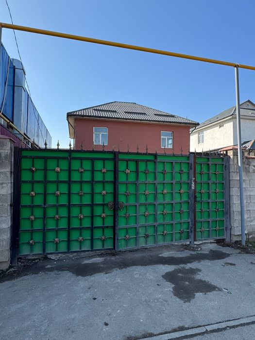 Металлические ворота с калиткой