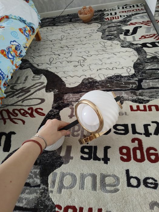 Продам не дорого люстру