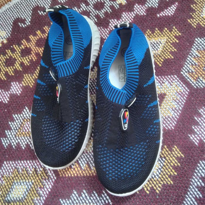 Adidași băieți marimea 32