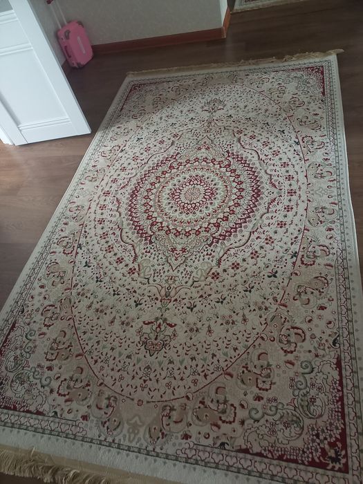Продам ковры 5 шт