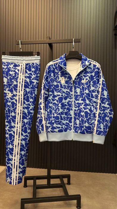 А bathing ape екипи