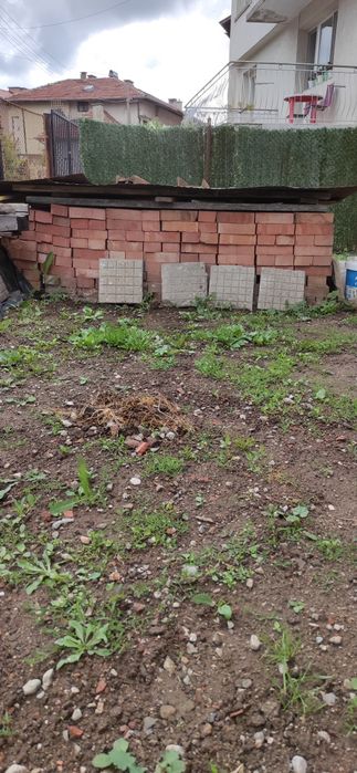 Продавам тухли единица фасадни с дупкии