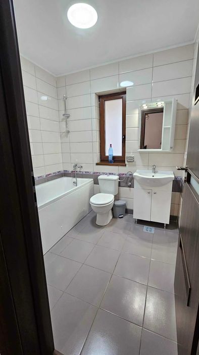 Casă de închiriat Platoul Galata