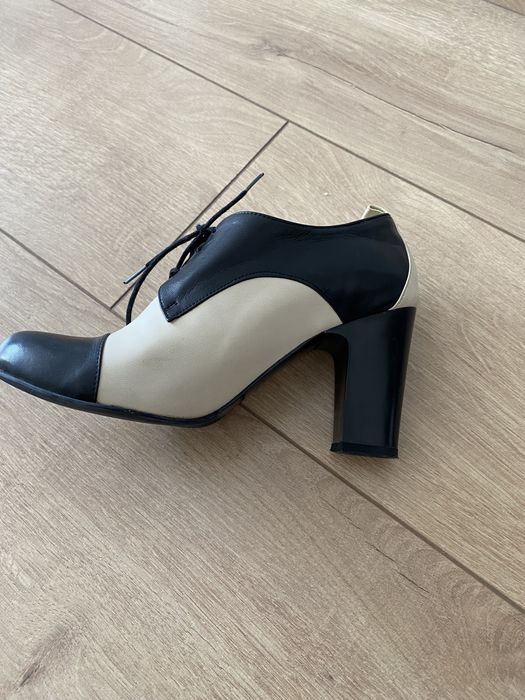 Продам туфли , сапоги в подарок б/у