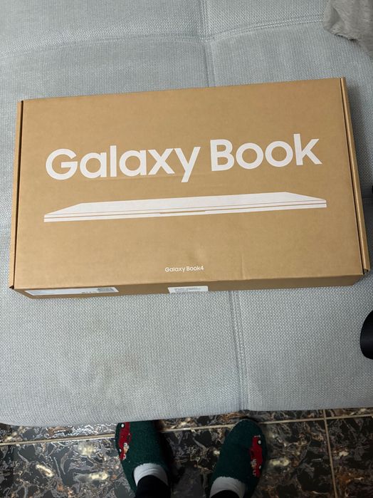Vând leptop Samsung galaxy book 4