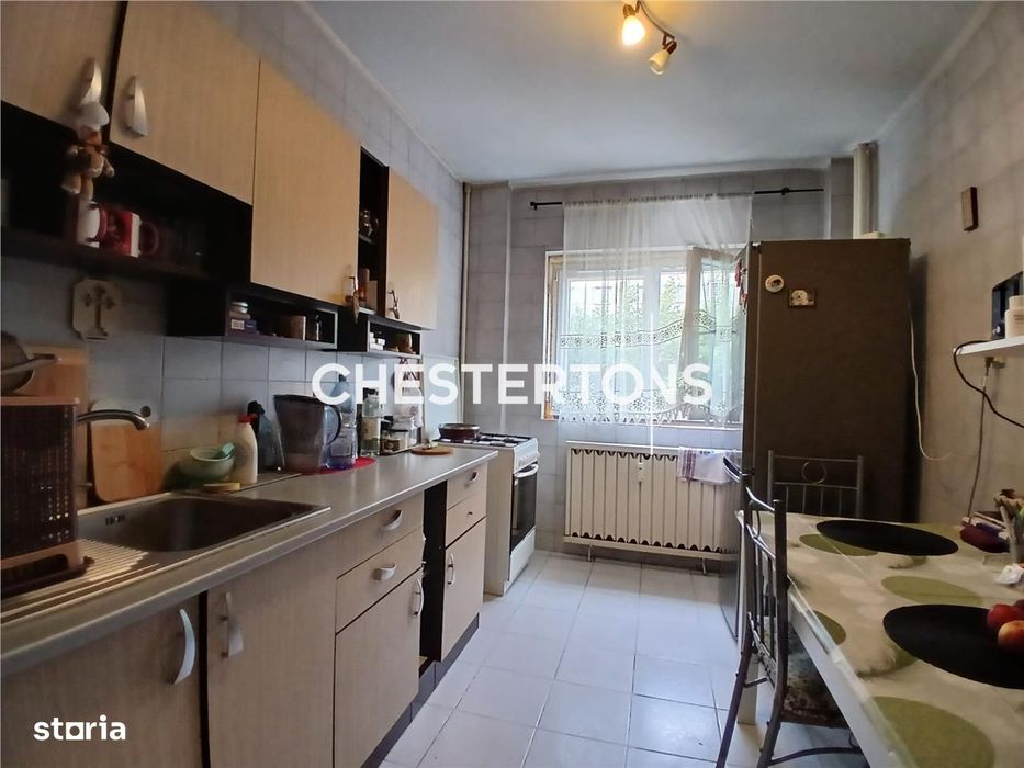 Apartament luminos 4 camere, bloc reabilitat, zona linistita, metrou A