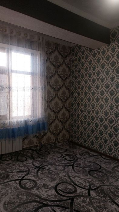 Зарафшон Мехмонхонаси олдида 2 хоналик квартира сотилади