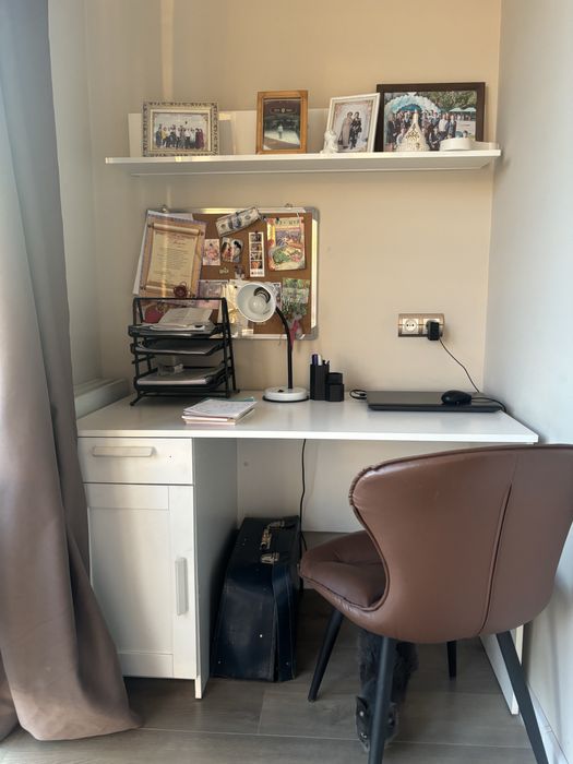 Продам стол белый IKEA