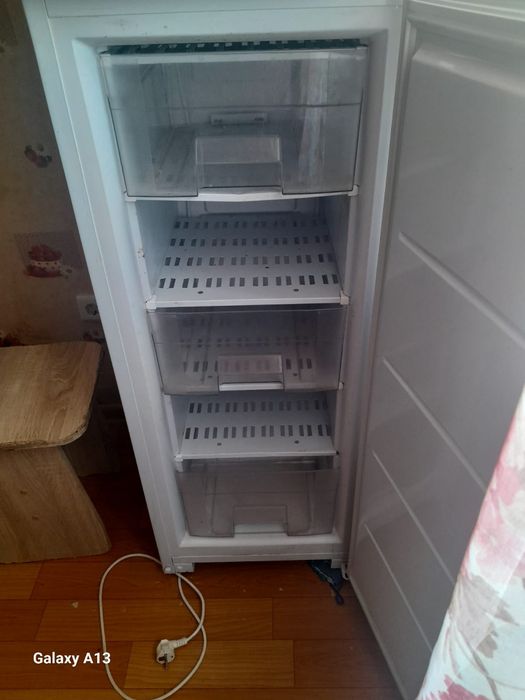 Продам морозильную камеру