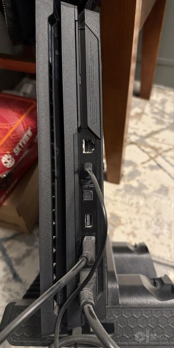 Продаю Sony PlayStation 4 Pro 4 K 1Tb. + Док станция кулер