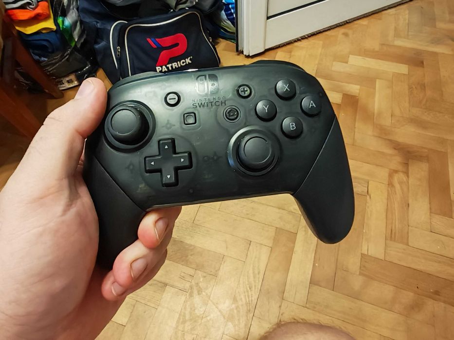Конзола Nintendo Switch + игри