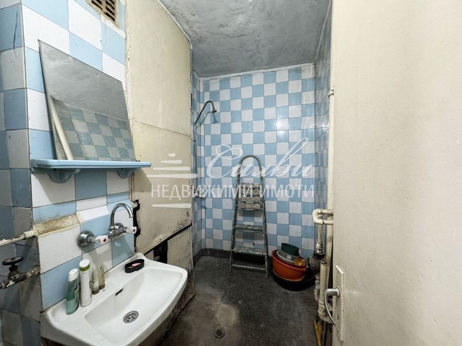 Тристаен апартамент на предпочитан ЧЕТВЪРТИ ЕТАЖ – кв. Пети полк