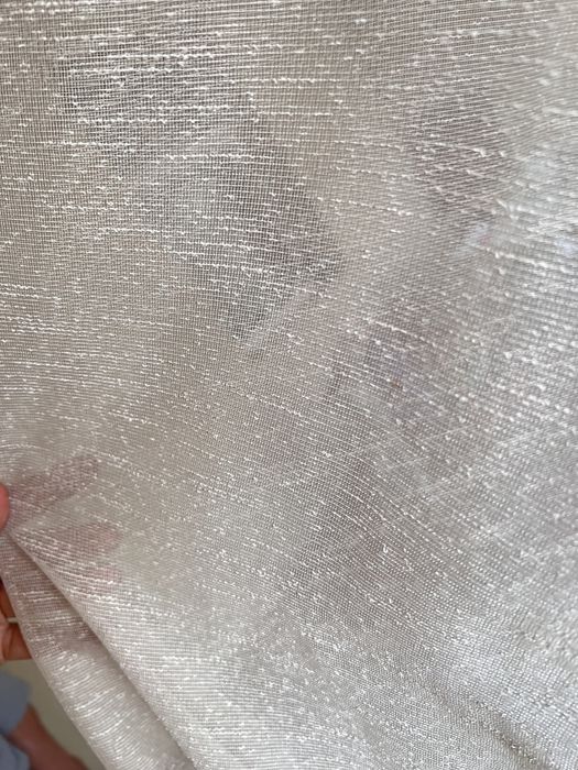 Продаются красивые занавески бежевые 4 метра длина