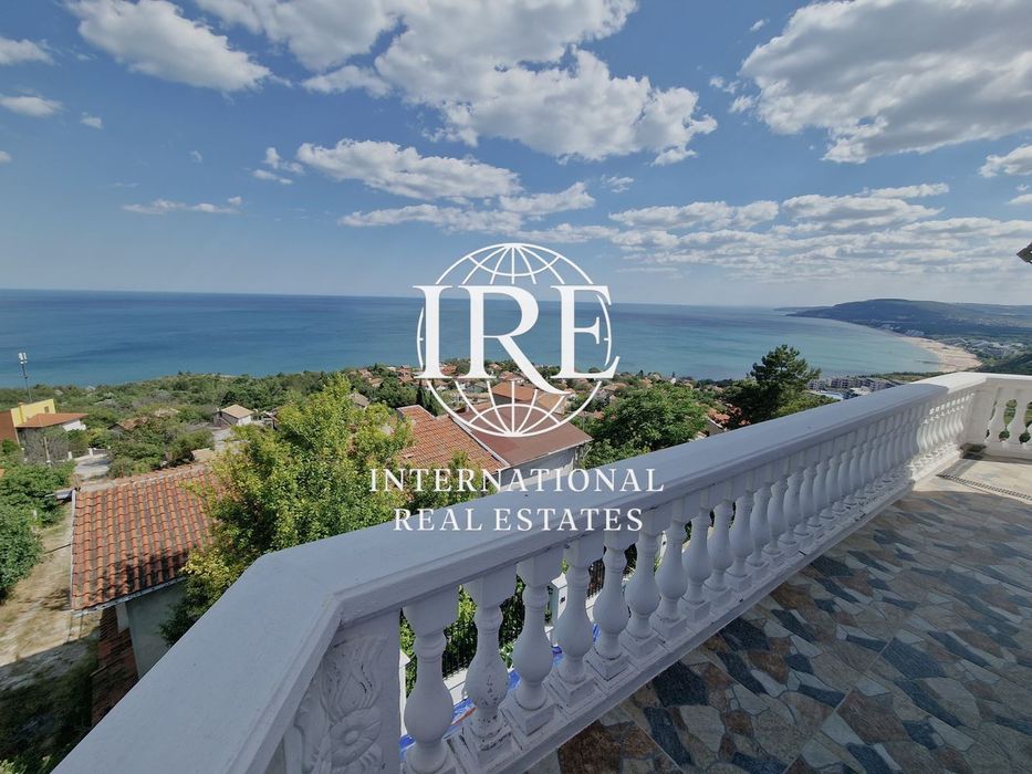 International Real Estates (IRE) представя: Великолепна триетажна къщ