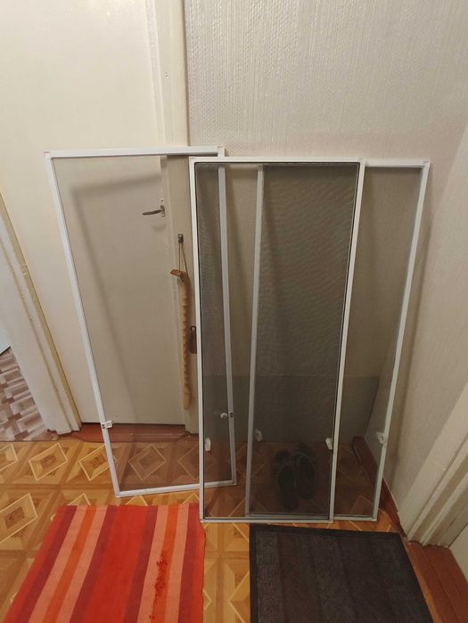 Продам 3 москитные сетки пластиковые
