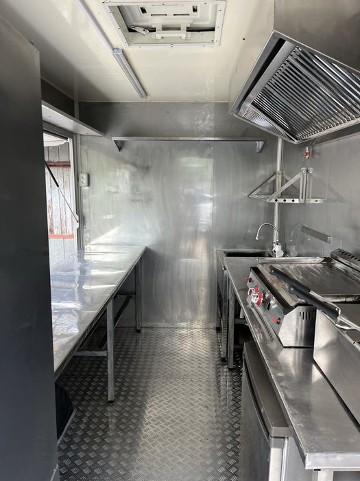 Rulota comerciala Fast Food / Food Truck de inchiriat
