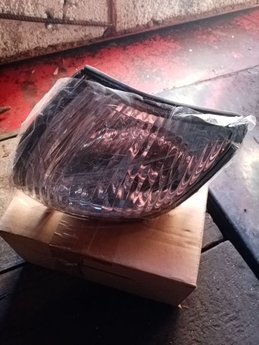 Габарит поворотник на делику ристаил