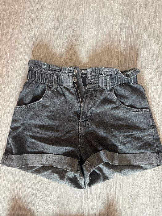 къси гащи, cargo панталони-Bershka, дънки-Zara