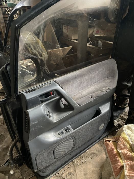 Дверь  Tayota Estima