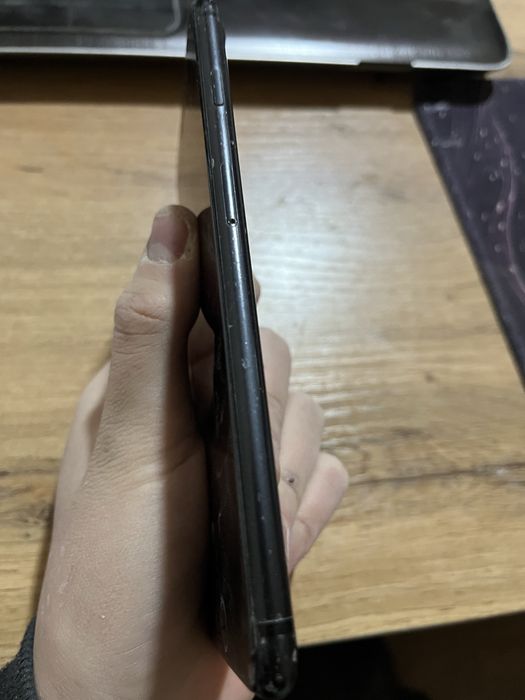 Продам Айфон 7 плюс