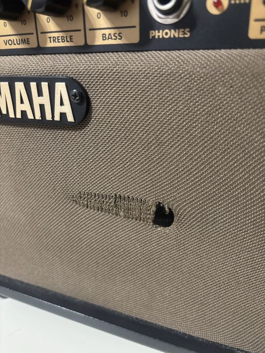 Vând amplificator chitară Yamaha GA-10 + cablu Ibanez