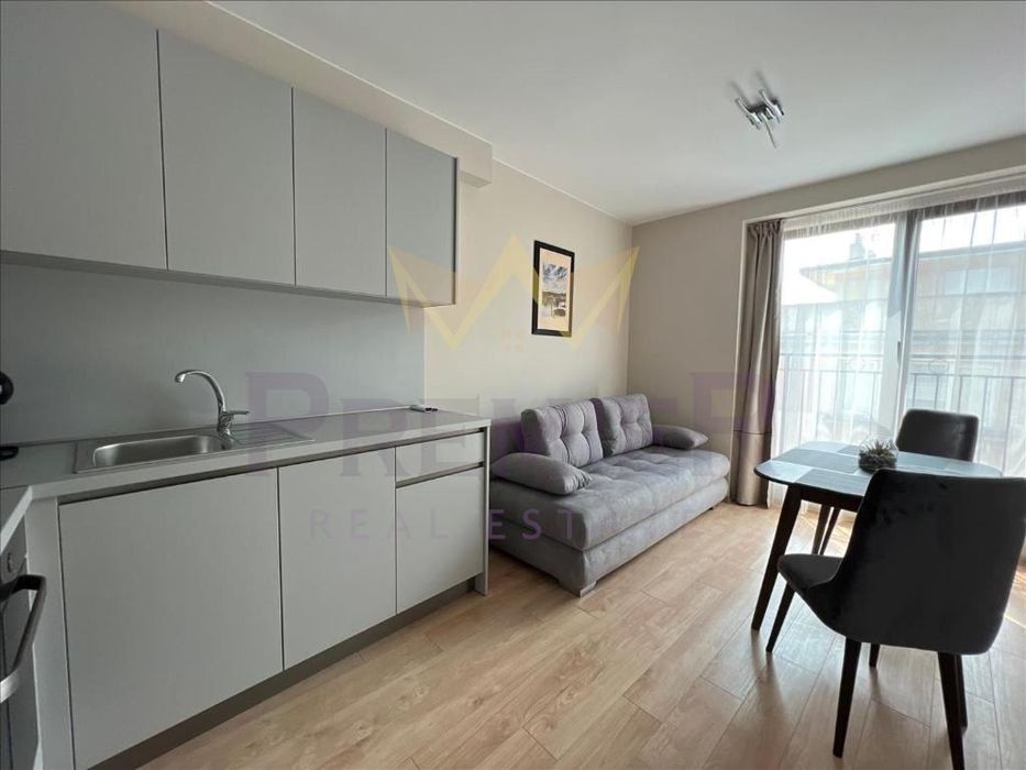 Дава се под наем Тристаен апартамент в Варна, Гръцка махала - 85 кв.м за 1200 € - Снимка #2