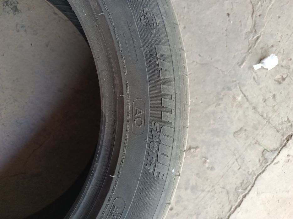 235/55/19 Michelin