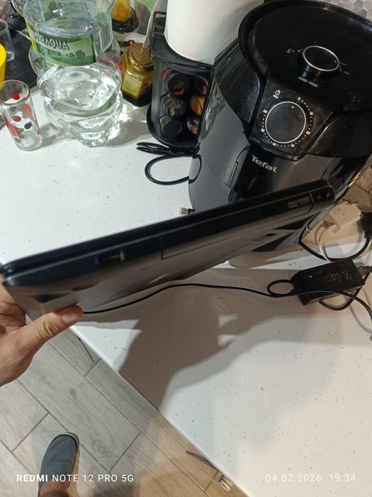 Laptop Asus I5 cu 12g RAM și SSD