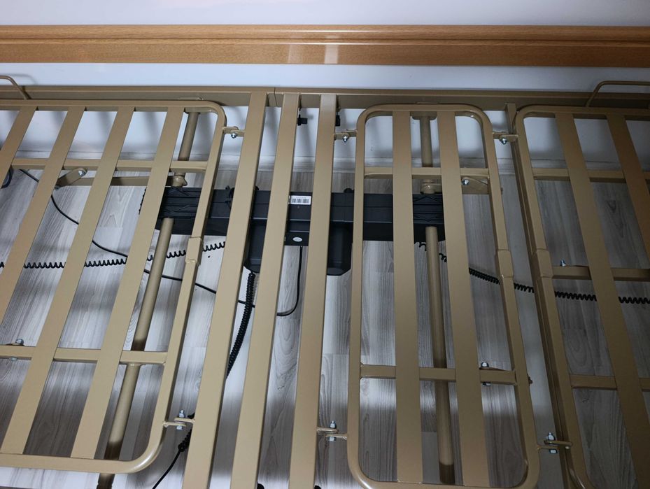 Болнично легло  електрически