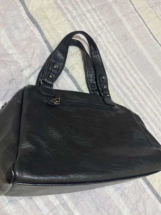 Срочно  новую  сумку  продам . Возможно  доставка