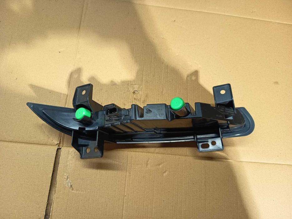 far lampa pozitie renault fluence
