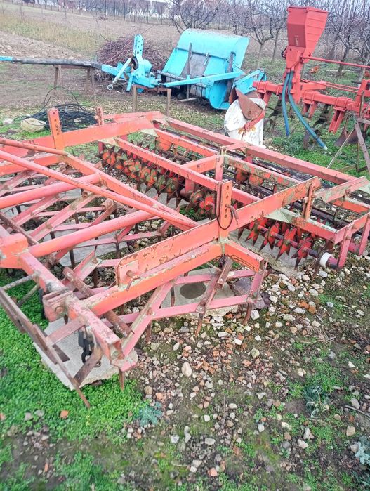 Cultivator combinator