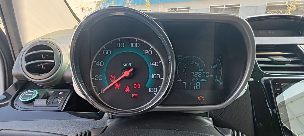 Spark 2 yevro mexanika sotiladi