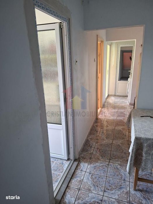 3 camere DECOMANDAT, 67 mp, 2 bai, Viziru 1 - Pistruiatu