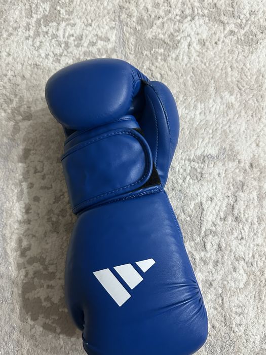 Продам боксерские перчатки