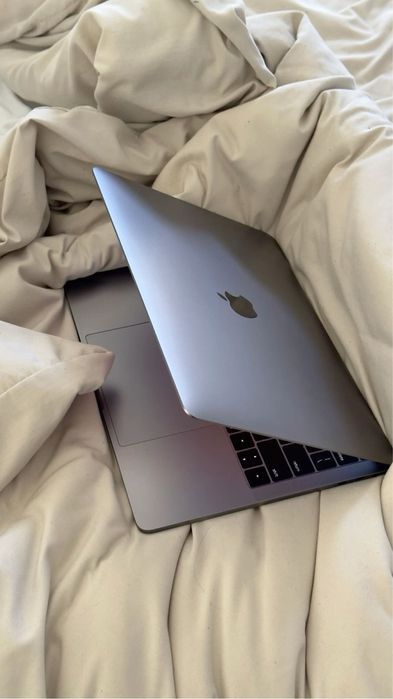 Macbook air m1 100%