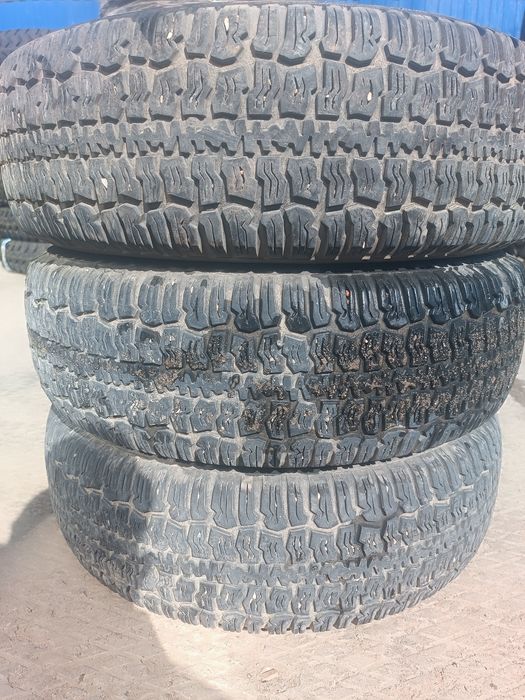 Продам шины на ниву