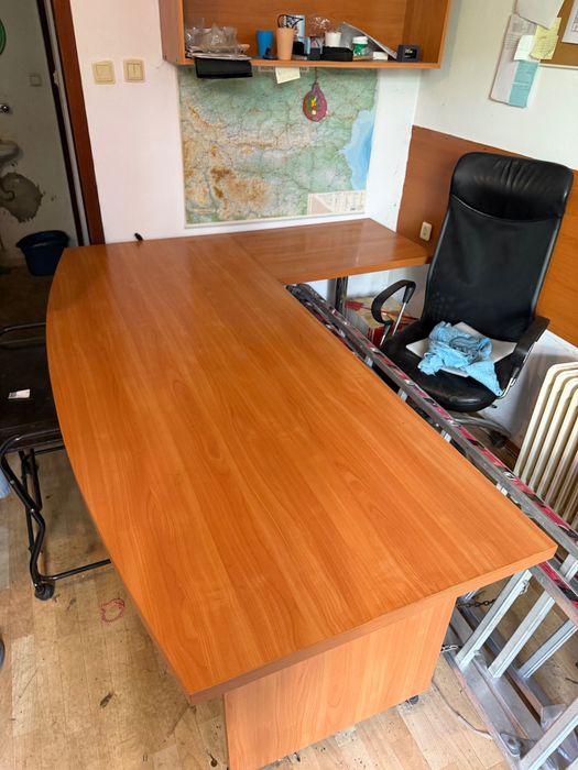 Бюро голямо -(210/90) см - Г образно - 75€