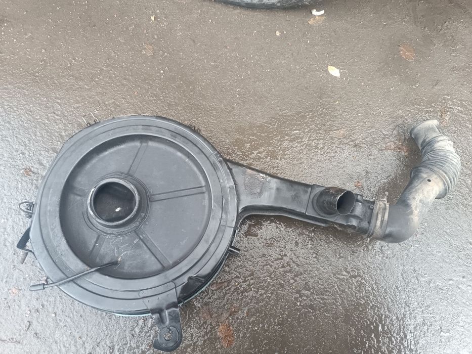 Крышка карбюратора Mazda 323
