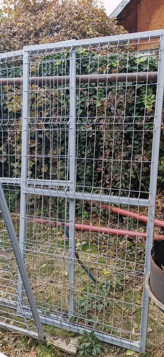 Porți plasa bordurata