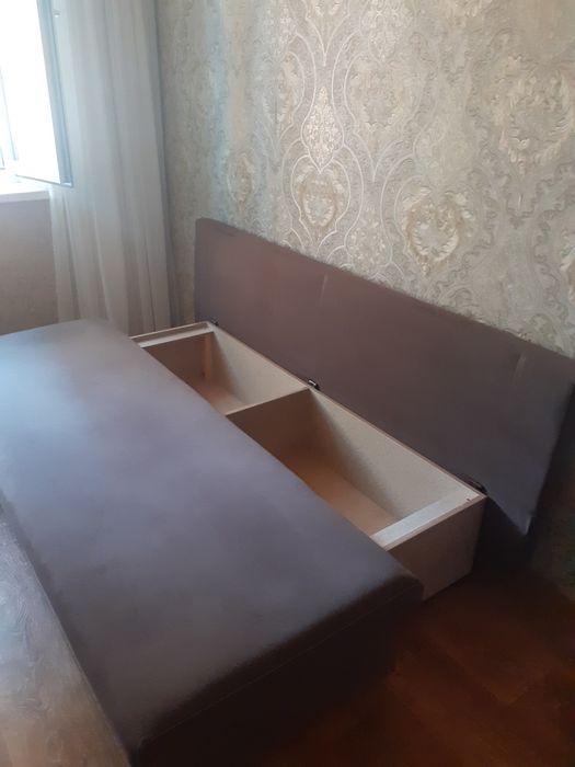 Продаётся диван.