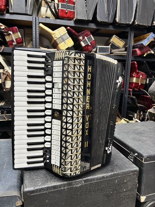 Acordeon Hohner Atlantic IVN deluxe cu 120 de basi